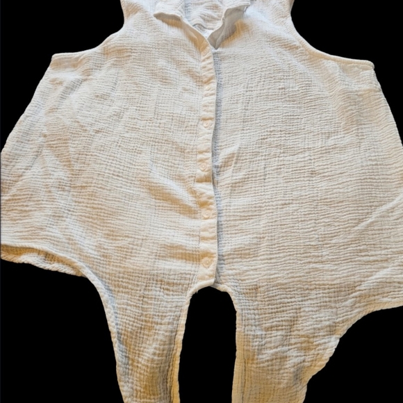 Jordache Cream Coloured Collared Button Up Sleeveless Blouse with Waist Tie - Picture 3 of 5